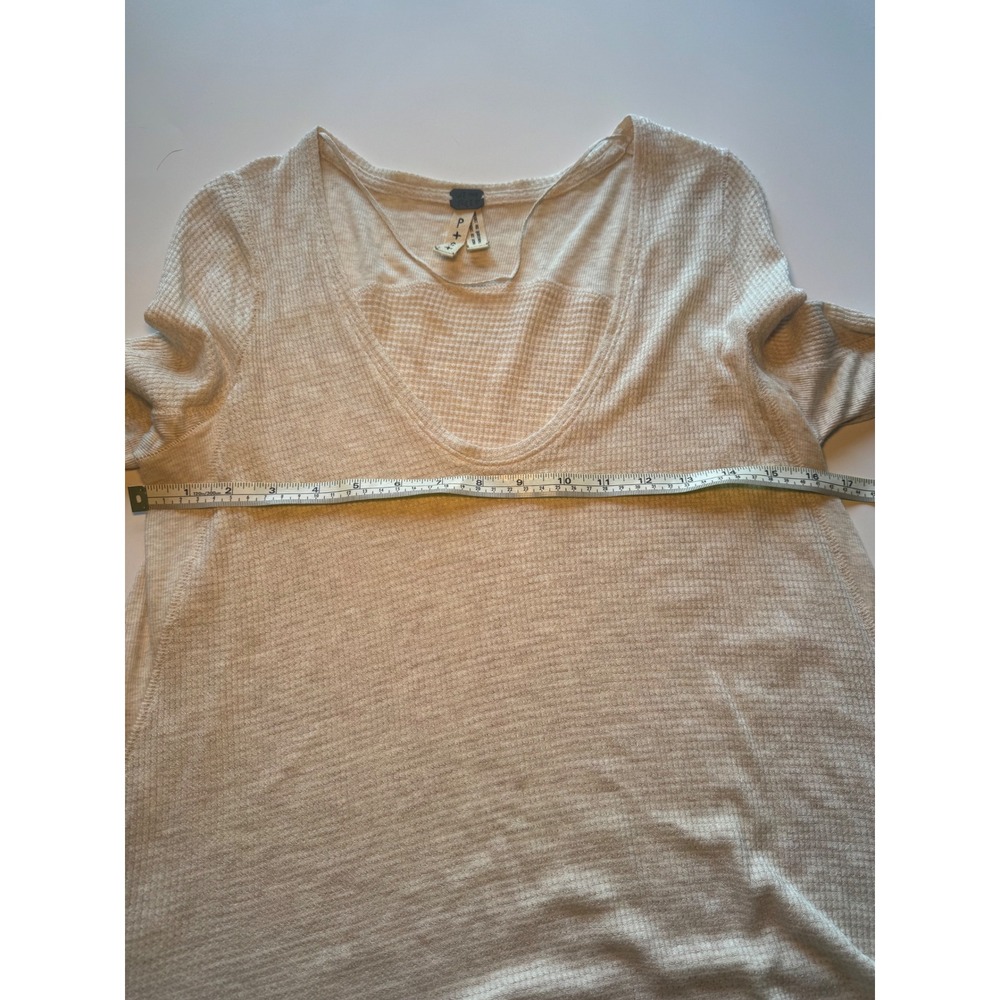 We The Free People Cream Waffle Knit Thermal Long Sleeve Thumbhole Top Small - Picture 5 of 7
